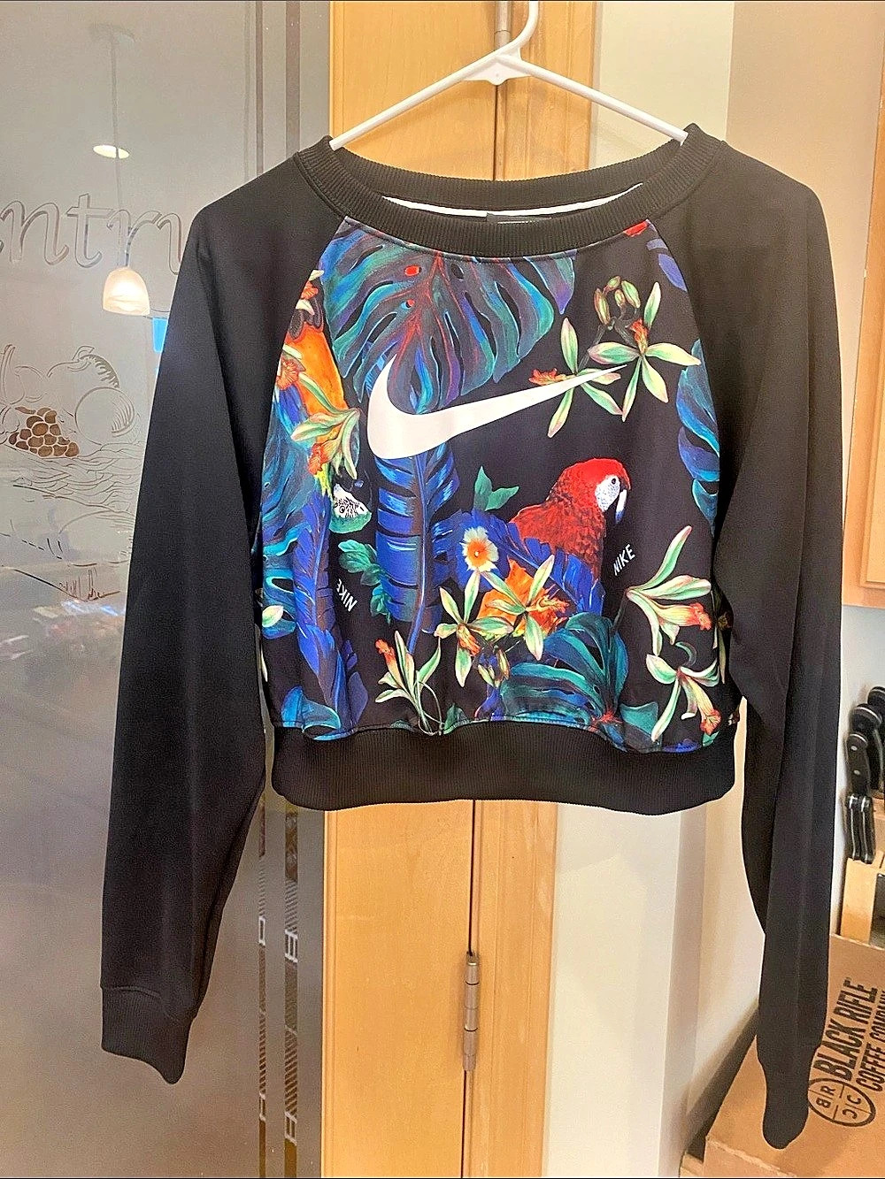 Nike Hyper Femme Tropical Parrot Print Cropped Crewneck Sweatshirt Small